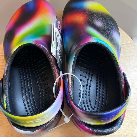 Crocs Bistro Graphic Slip Resistant Clog Neon Tie Dye Work Women’s 6 Men’s 4 NEW - Picture 7 of 10